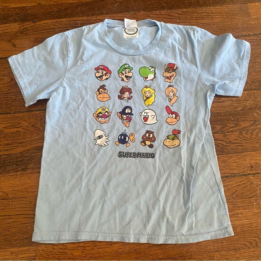 Light Blue Super Mario Graphic T-Shirt size medium